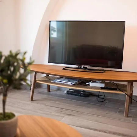 Zoe Apartman *